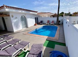 Villa One Tenerife, hotel em Costa Del Silencio