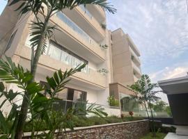 Manjaro Luxury Suites at Stella Place, East Legon, Ferienunterkunft in Accra