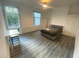 Luxury Fully Furnished Bedrooms, Hotel in Leicester
