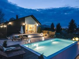 Todor boutique house, hotel con piscina a Sremska Kamenica