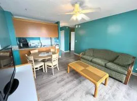 Royal Kuhio 1705 - Spacious Corner Unit with Stunning Mountain Views in the Heart of Waikiki!