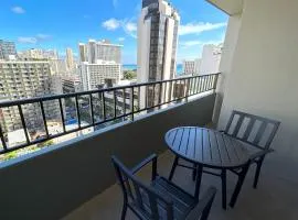 Royal Kuhio 1606 - Spacious Studio with Diamond Head City Views in the Heart of Waikiki!
