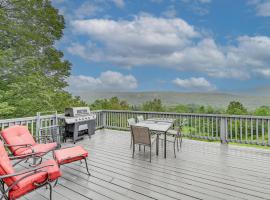 New York Home with Amazing Views Near Windham!, hotel in Gilboa