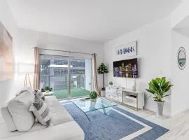 Lovely Unit Mins from Wynwood with Free Parking