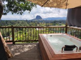 Breeze Glamping -Guatape, hotel di El Peñol