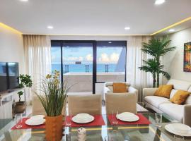 Beachfront Getaway Condo, hotel in Cancún