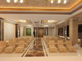 HOTEL AASTHA SHREE DHAM、ラクナウにあるChaudhary Charan Singh International Airport - LKOの周辺ホテル
