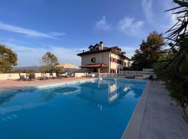 Large villa for 20 guests on large estate with private pool and tennis court Big conference room with facilities VILLAITALY EU, pigus viešbutis mieste Cairo Montenotte