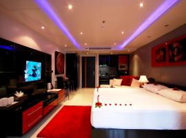 Absolute Bangla Suites, hotel in Patong Beach