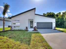 Spacious Modern 4bd 2ba Home! Close to LEGOLAND, hotel in Winter Haven