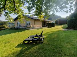 Ferienhaus "et Eifelparadiesje", hotel with parking in Gerolstein