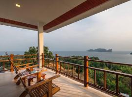 Phi Phi Mountain Beach Resort SHA Certified, hotell Phi Phi Doni saarel