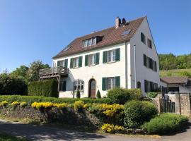 Exklusives Ferienhaus in Top Lage: Der Johannishof, holiday home in Würzburg