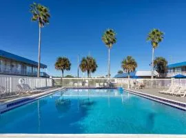 Days Inn by Wyndham Titusville Kennedy Space Center