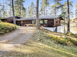 Holiday Home Pippuriranta by Interhome, cottage in Kärrby