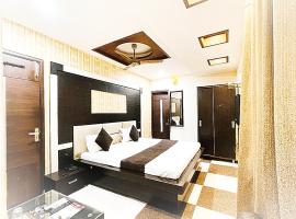 HOTEL CITY NIGHT -- Near Ludhiana Railway Station --Super Suites Rooms -- Special for Families, Couples & Corporate, готель у місті Лудхіяна