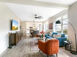 Lively 4BR Condo Steps to French Quarter