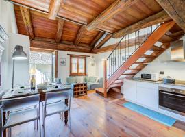 San Marco Lodge Apt Mountain Retreat - Happy Rentals, σαλέ σε Oulx