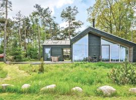 Beautiful Home In rsted With Sauna, hotel v mestu Kare