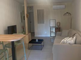 Petit appartement – hotel w mieście Leucate