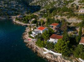 Kuća za odmor SeaHouse, hôtel à Karlobag