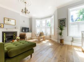 Charming Elegance at The Pontcanna Pearl - Prime Location with Comfort and Style, cottage in Cardiff