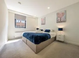 Modern 1 Bedroom Apartment in the center of Bedford