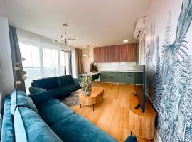 Luxurious brand new FREE parking apartment