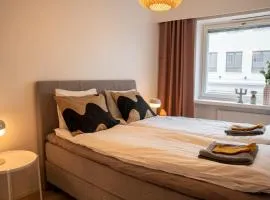 Urban Arctic Elegance: 2-Room Stylish Getaway
