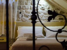 Apartments Kaja, hotel a Trogir