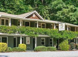 Hickory Falls Inn, Hotel in Chimney Rock