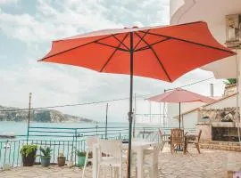 Rooms by the sea