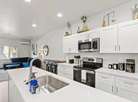 Brand New 2BD 1 5BTH Triplex Unit Near Downtown