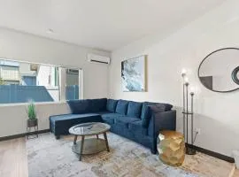 Brand New 2BD 1 5BTH Triplex Unit Near Downtown