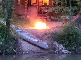 River Log Cabins, hotel di Waterville