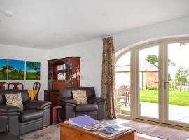 The Grooms Quarters - Uk39053, holiday home in East Barkwith