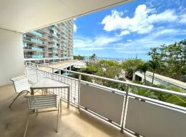 Ilikai Apt 308 - Spacious Studio with Stunning Ocean & Harbor Views