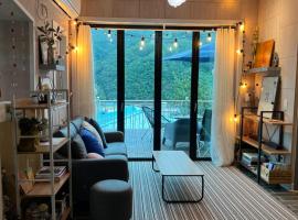 Us on Earth Guesthouse, hotel a Danyang