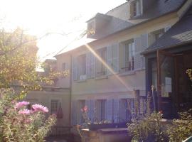 LOCATION à COUCY LE CHATEAU, aparthotel in Coucy-le-Château-Auffrique