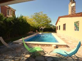 Villa Brigitte private pool 10 kms LLoret de mar, casa en Maçanet de la Selva