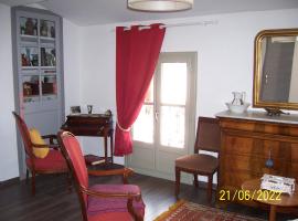 Grande chambre, vue sur toits, cyclistes bienvenus, habitación en casa particular en Béziers