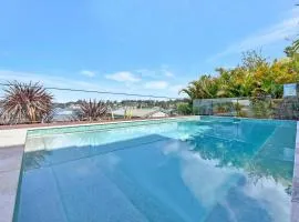 Absolute Waterfront Lakehouse Fishing Point Waterfront Pool Jetty
