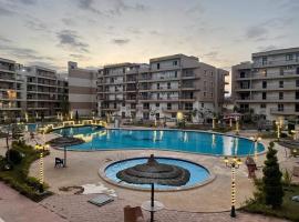 Pyramids and Museum Resort Apartment, hotel with parking in Giza