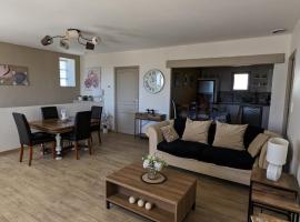 Appartement spacieux et charmant，Caumont-sur-Durance的飯店