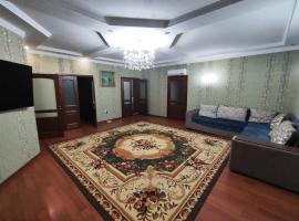 5-комнатный дом посуточно, cabaña o casa de campo en Shymkent