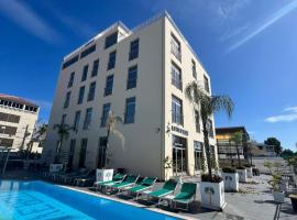 LA VlTA E' BELLA: Los Mameyes'te bir otoparklı otel