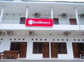 RedDoorz near Plaza Ambarrukmo Yogyakarta, hotel near Adisucipto Airport - JOG, Seturan