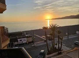 APARTAMENTO EN PRIMERA LÍNEA DE PLAYA