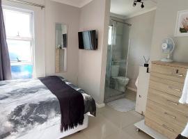 7 on Gladys, self catering accommodation in Emerald Hill