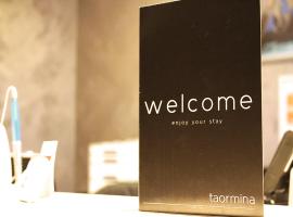 Hotel Taormina Brussels Airport, hotell i Zaventem